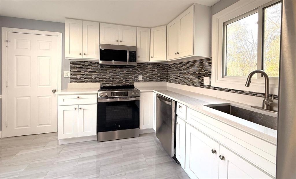 Interior, Kitchen, Stainless Steel Appliances