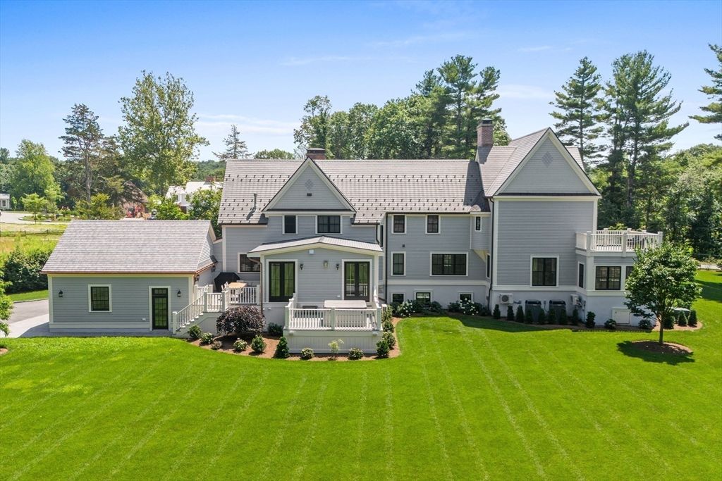 Backyard, Exterior, Facade, Farmhouse