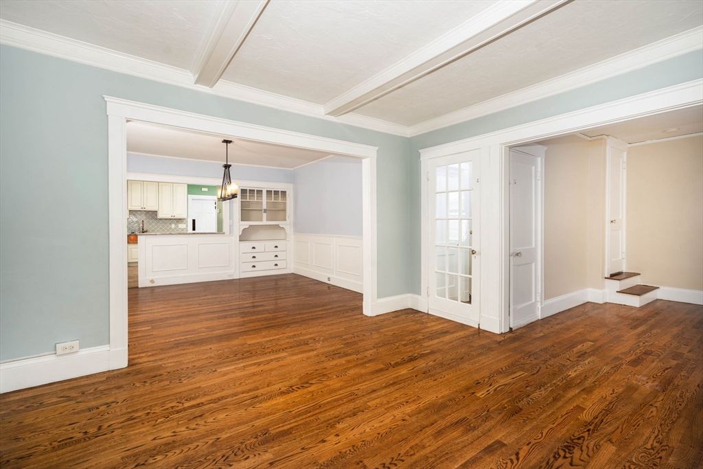 Empty room, Interior, Pendant Lights, Wood Texture Flooring