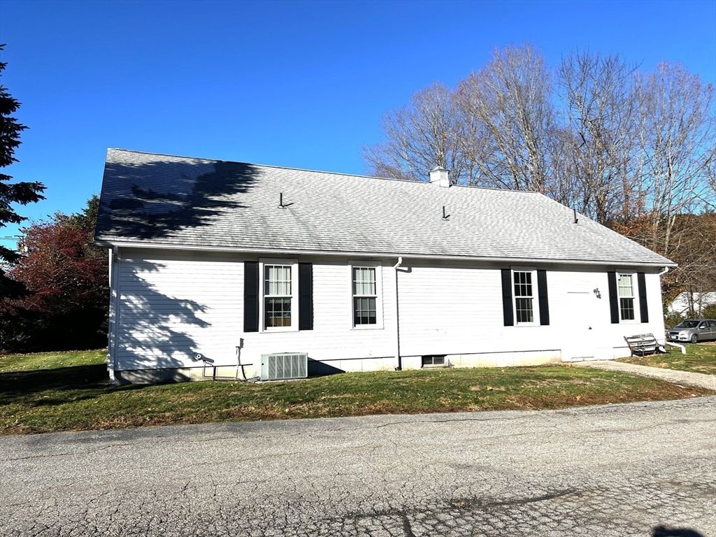 Exterior, Facade, Cape Cod
