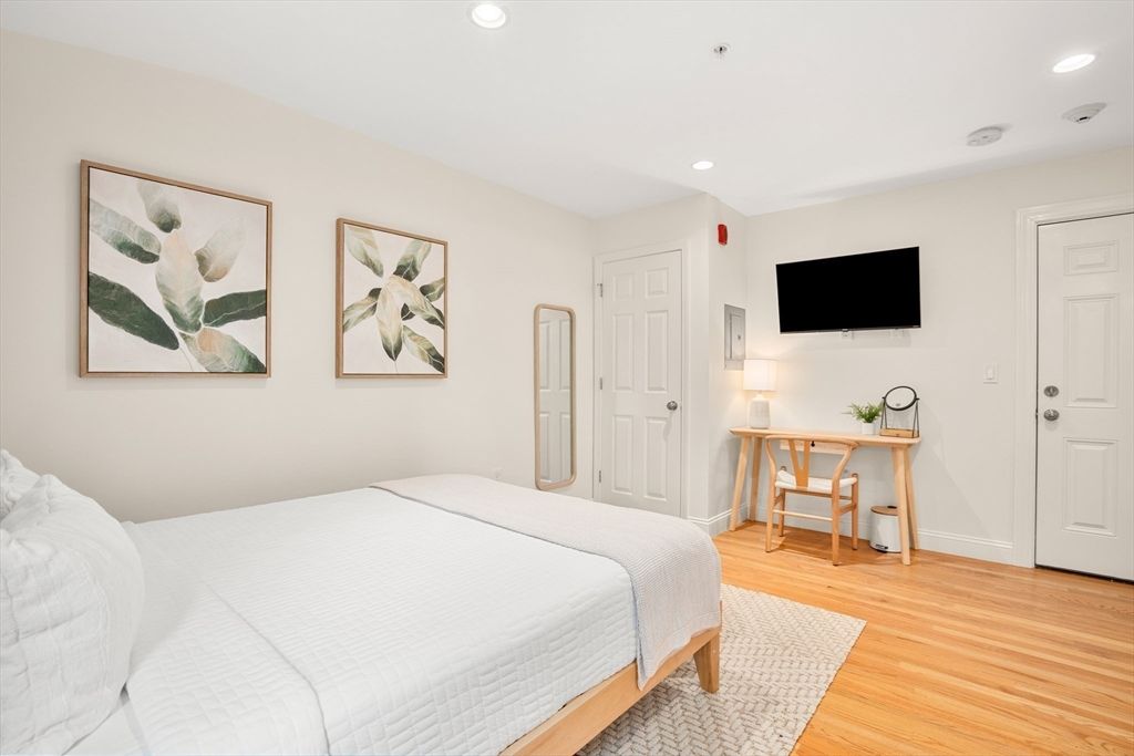 Bedroom, Home Office, Interior, Recessed Lighting, Wood Texture Flooring