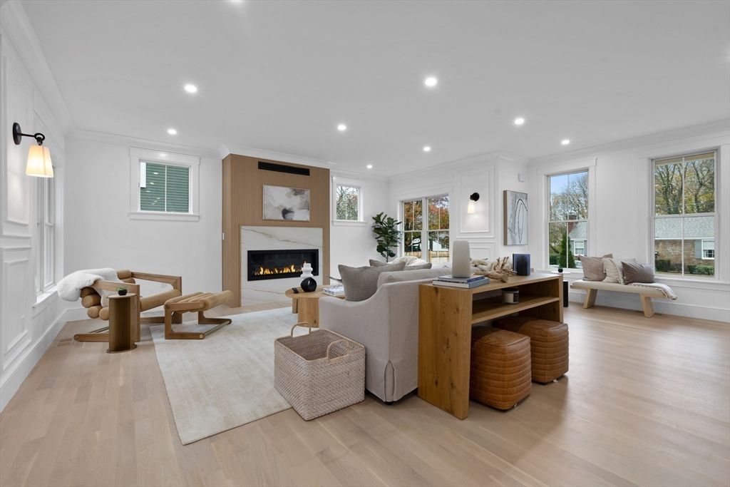 Fireplace, Interior, Living room, Pendant Lights, Recessed Lighting, Wood Texture Flooring