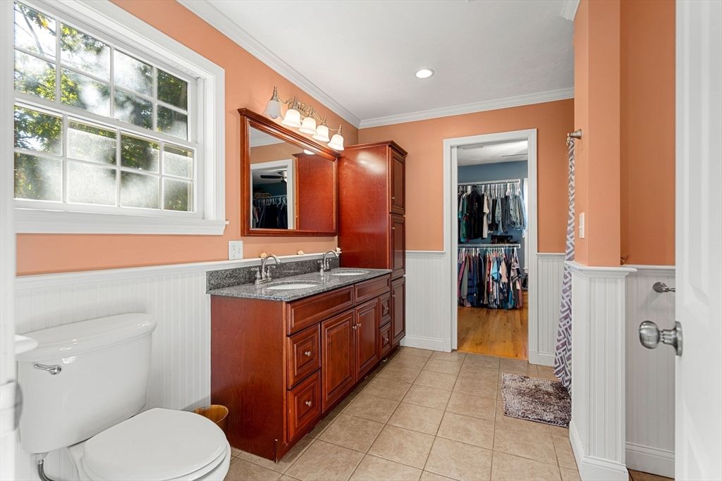 Bathroom, Interior, Recessed Lighting, Wood Texture Flooring