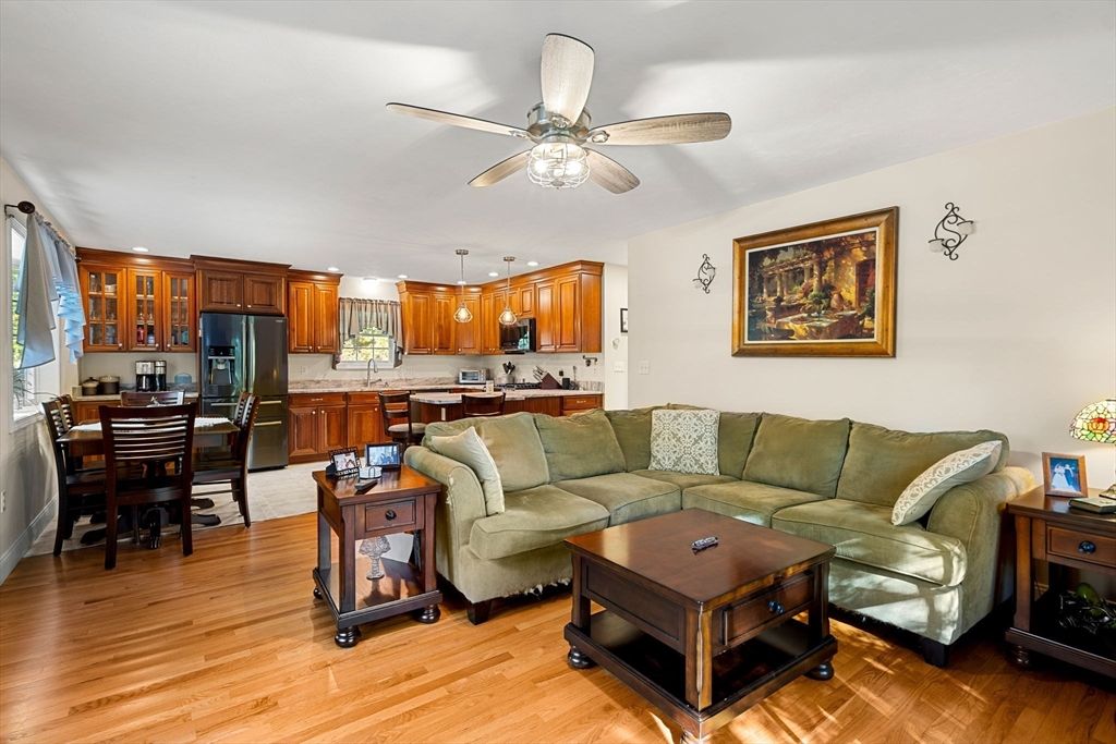Dining room, Interior, Kitchen, Living room, Stainless Steel Appliances, Wood Texture Flooring