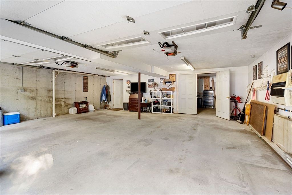 Garage, Interior