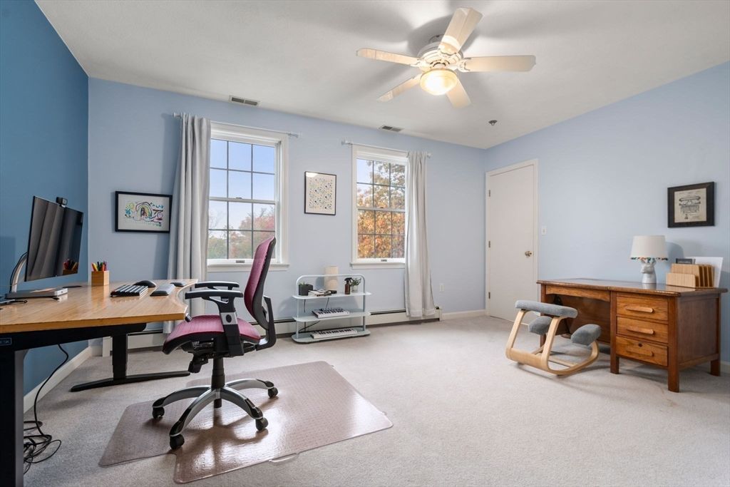 Home Office, Interior