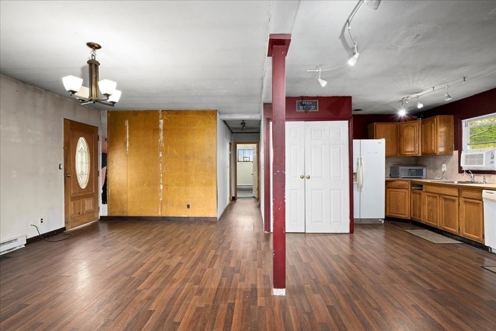 Chandelier, Interior, Kitchen, Wood Texture Flooring