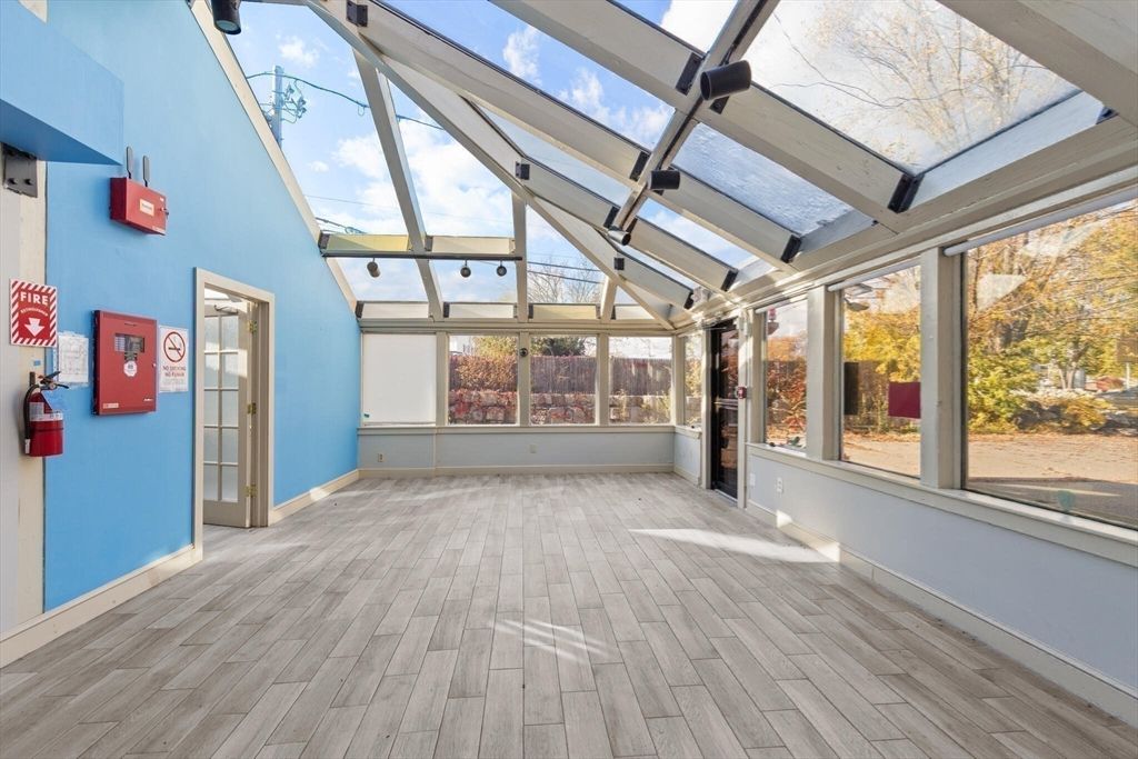Glass Ceilings, Interior, Sun Room, Wood Texture Flooring