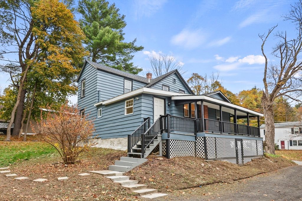 Backyard, Exterior, Facade, Queen Anne Victorian