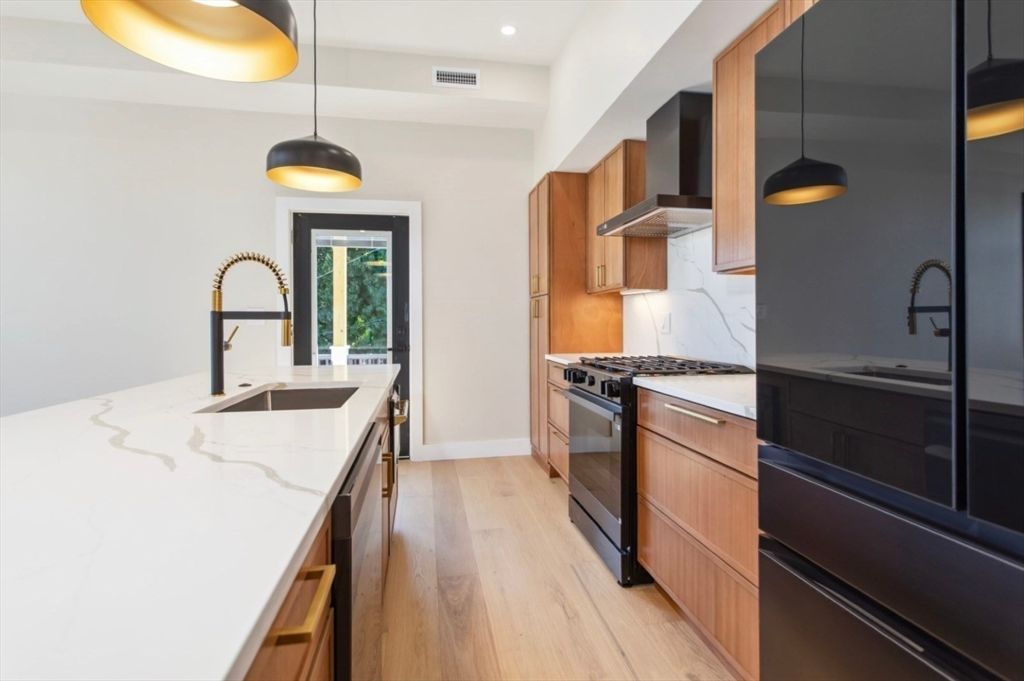 Interior, Kitchen, Pendant Lights, Recessed Lighting, Wood Texture Flooring