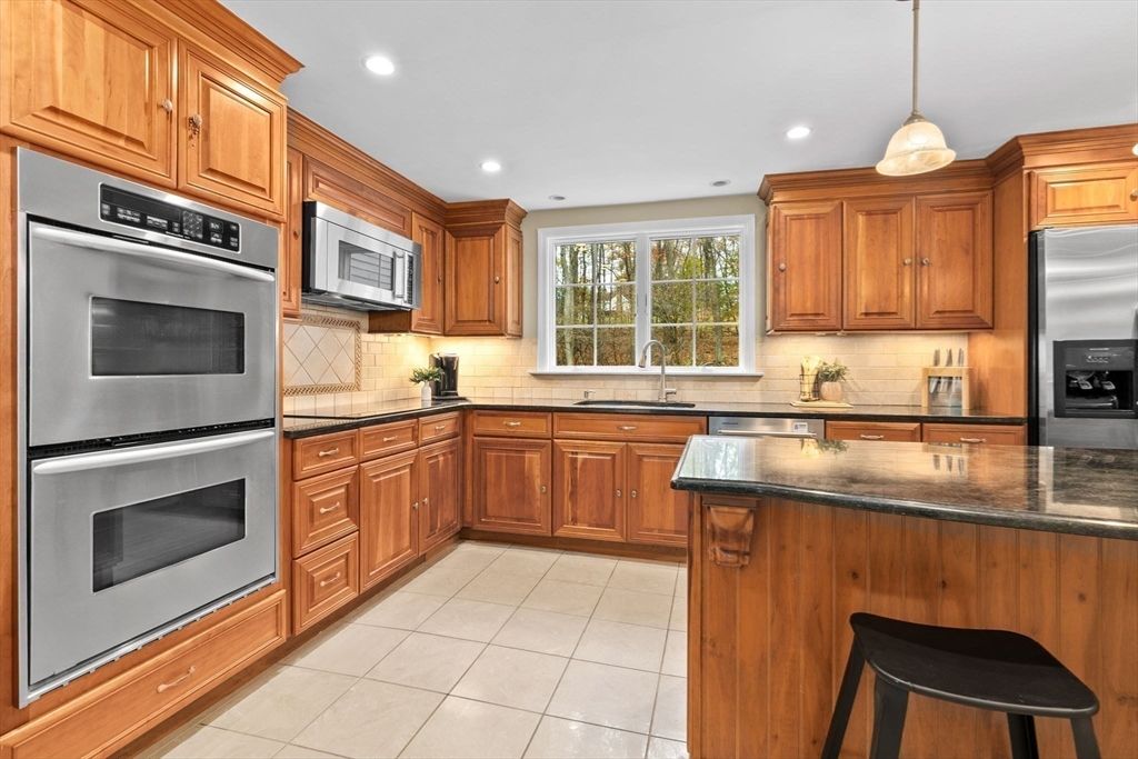Interior, Kitchen, Pendant Lights, Recessed Lighting, Stainless Steel Appliances