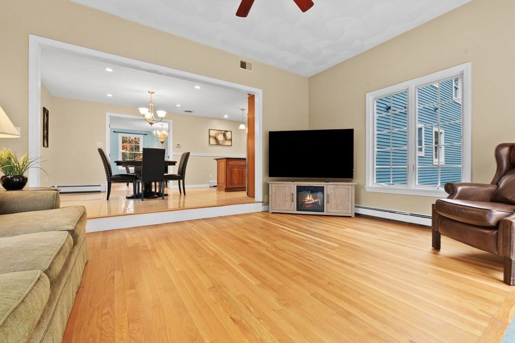 Chandelier, Dining room, Fireplace, Interior, Recessed Lighting, Wood Texture Flooring