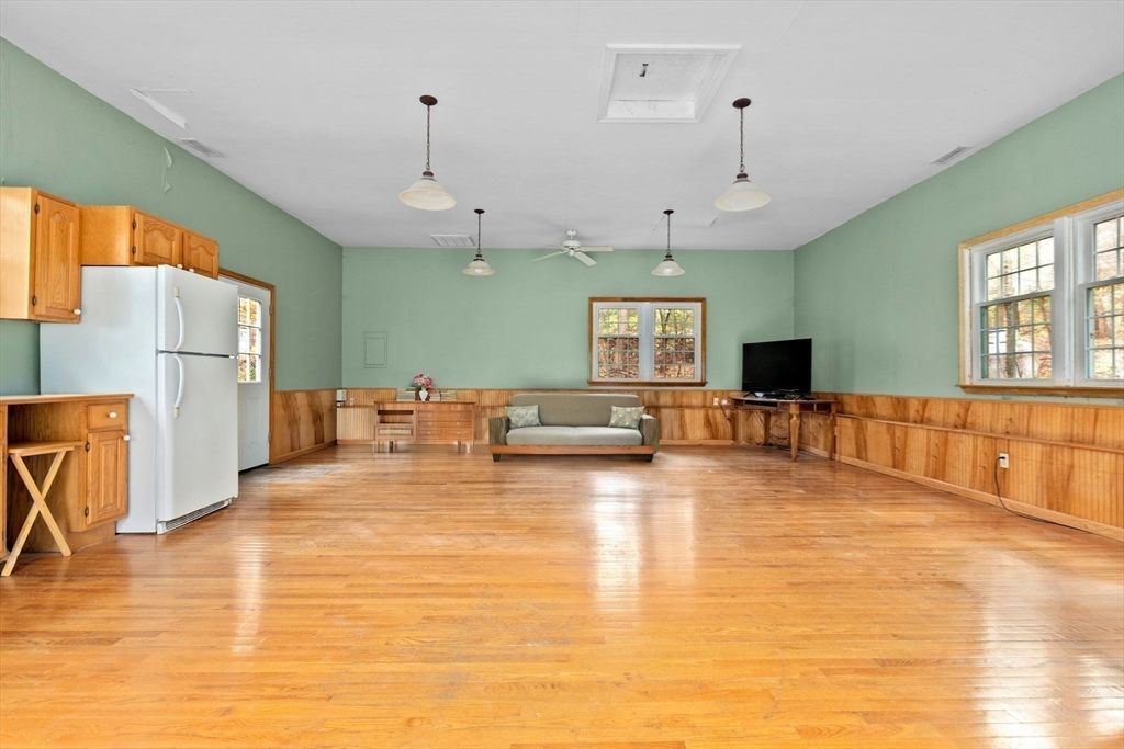 Interior, Kitchen, Pendant Lights, Wood Texture Flooring