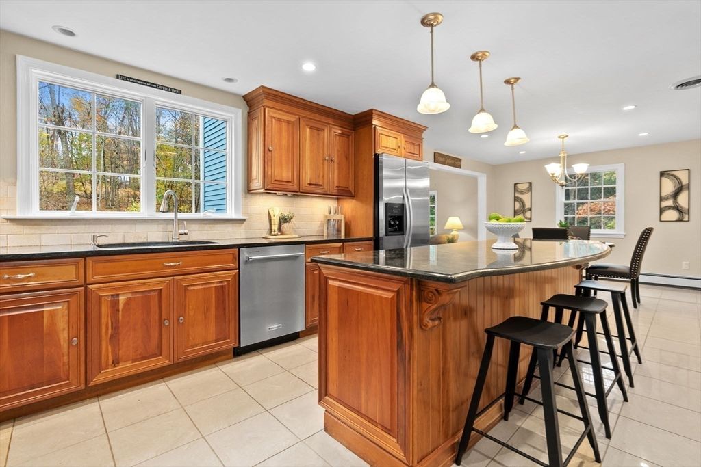 Dining room, Interior, Kitchen, Pendant Lights, Recessed Lighting, Stainless Steel Appliances