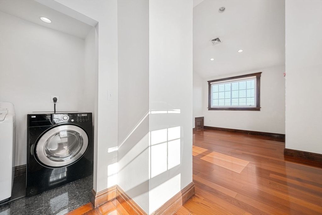 Interior, Recessed Lighting, Utility Closets, Washer, Wood Texture Flooring