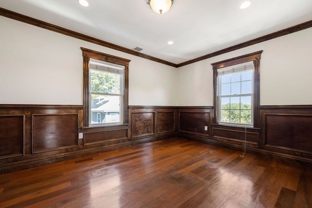 Empty room, Interior, Recessed Lighting, Wood Texture Flooring