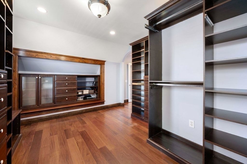 Interior, Recessed Lighting, Walk-in Closets, Wood Texture Flooring