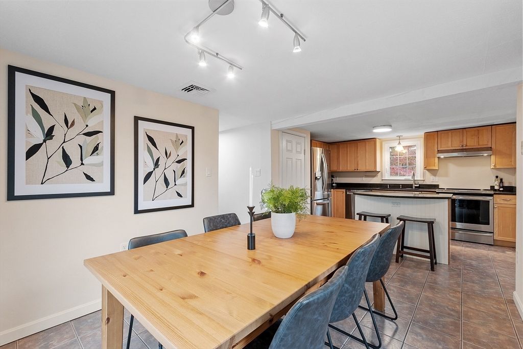 Dining room, Interior, Kitchen, Stainless Steel Appliances