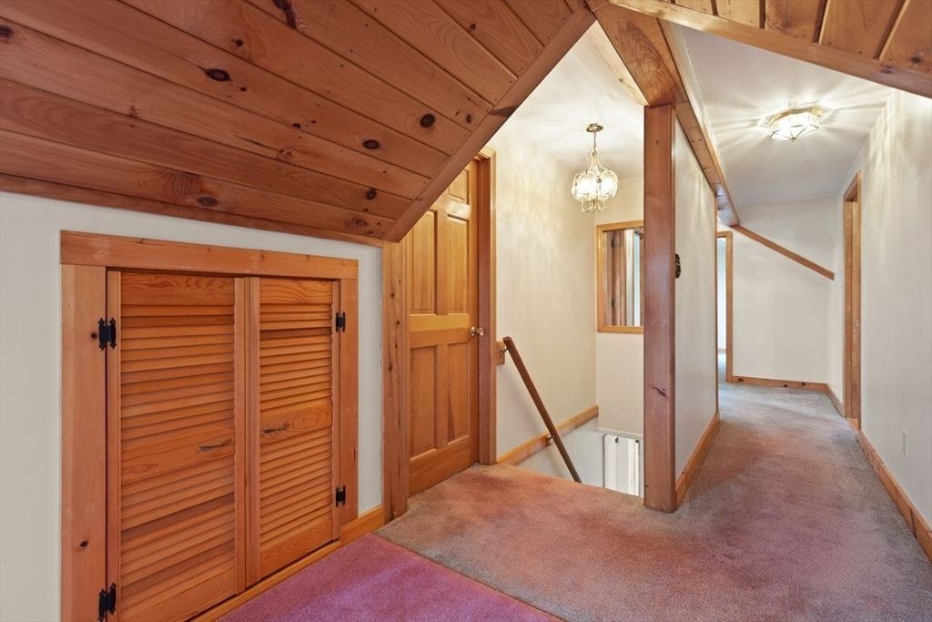 Chandelier, Empty room, Interior, Wooden Ceilings