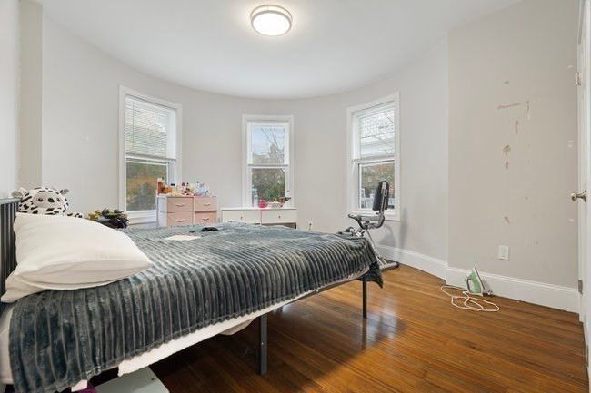 Bedroom, Fitness Equipment, Interior, Wood Texture Flooring