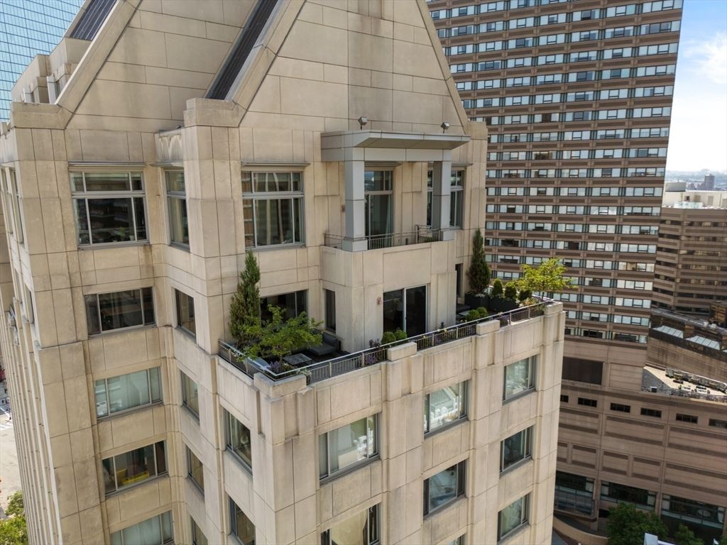 Exterior, Facade, Highrise