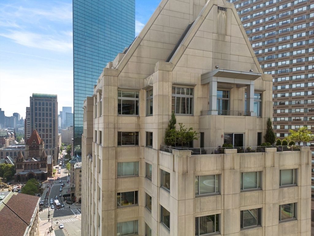 Exterior, Facade, Highrise