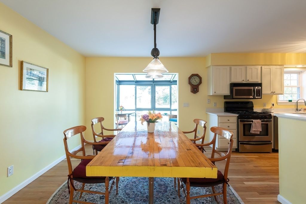 Dining room, Interior, Kitchen, Pendant Lights, Wood Texture Flooring