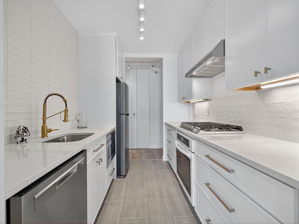 Interior, Kitchen, Stainless Steel Appliances