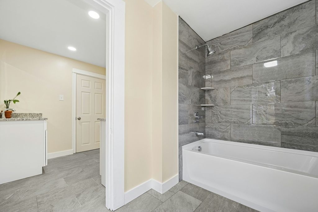 Bathroom, Interior, Marble Walls, Recessed Lighting