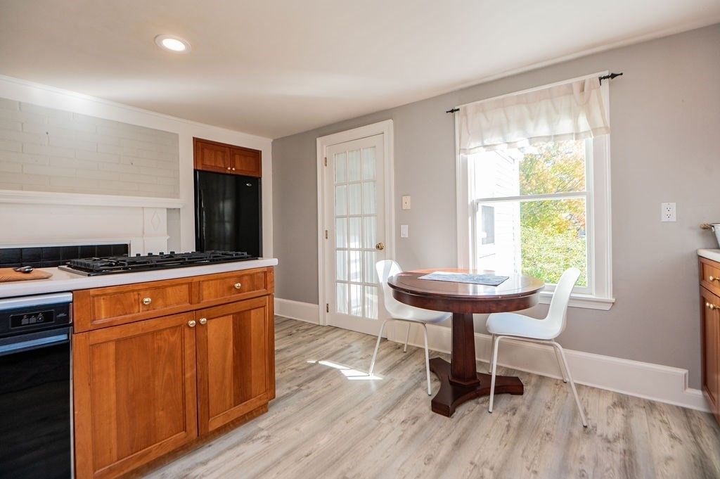 Dining room, Interior, Kitchen, Recessed Lighting, Wood Texture Flooring