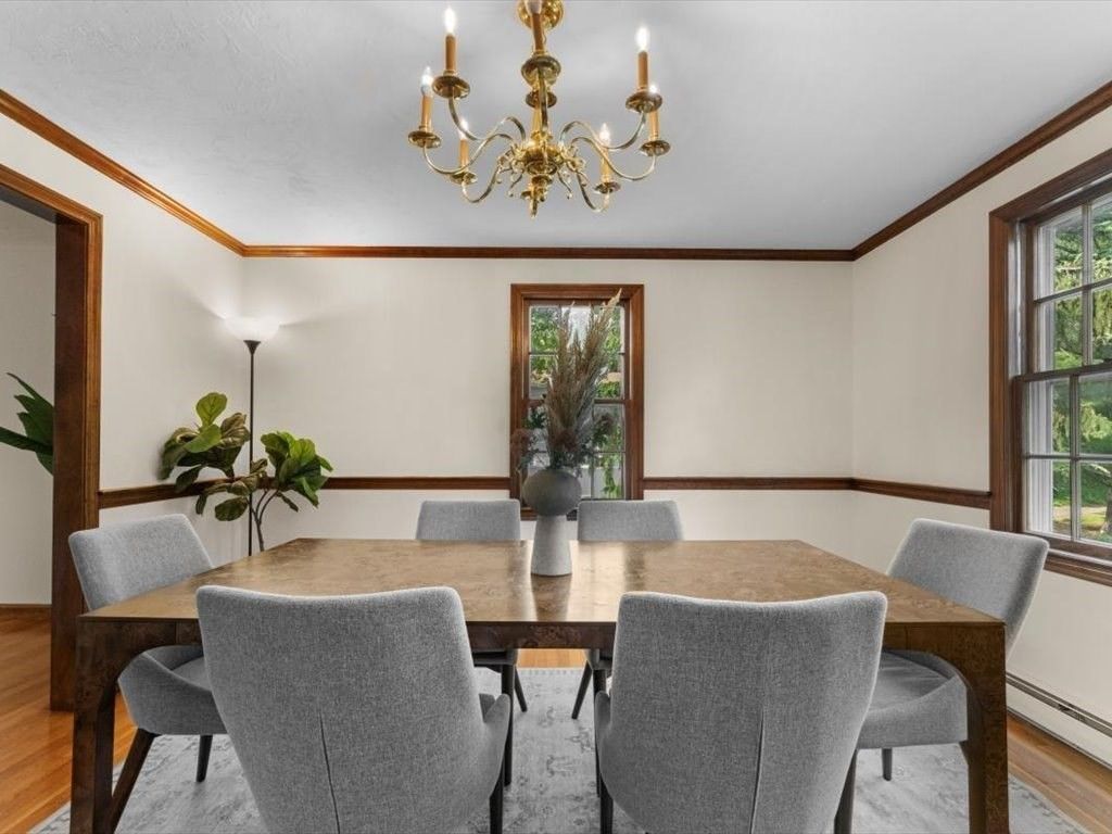 Chandelier, Dining room, Interior, Wood Texture Flooring