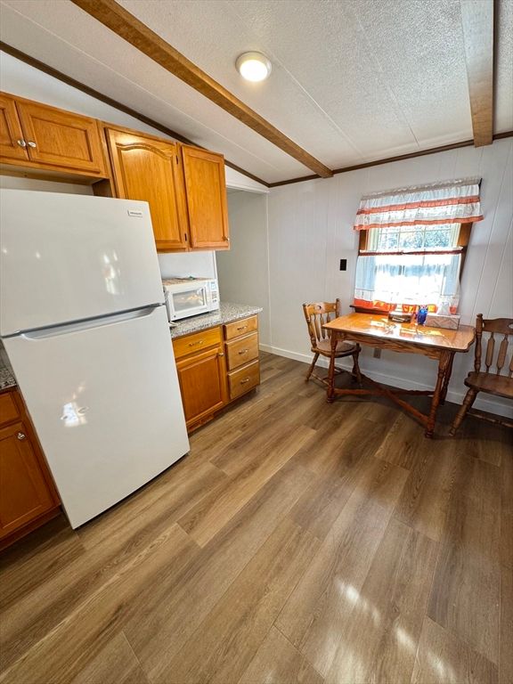 Dining room, Interior, Kitchen, Recessed Lighting, Wood Texture Flooring