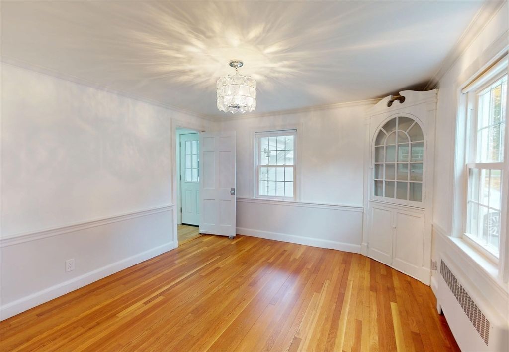 Chandelier, Empty room, Interior, Wood Texture Flooring