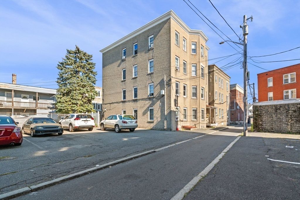 Exterior, Facade, Condo Building