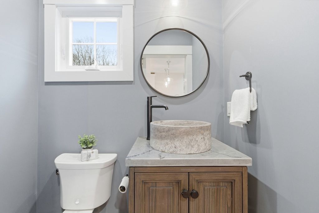 Bathroom, Interior, Tile Countertops