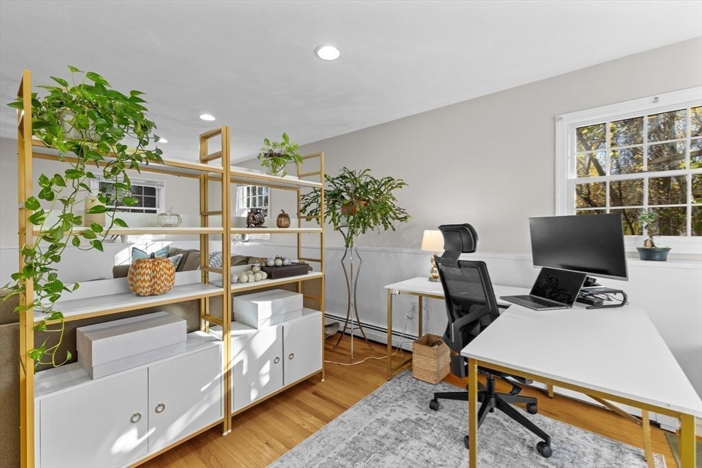 Home Office, Interior, Recessed Lighting, Wood Texture Flooring