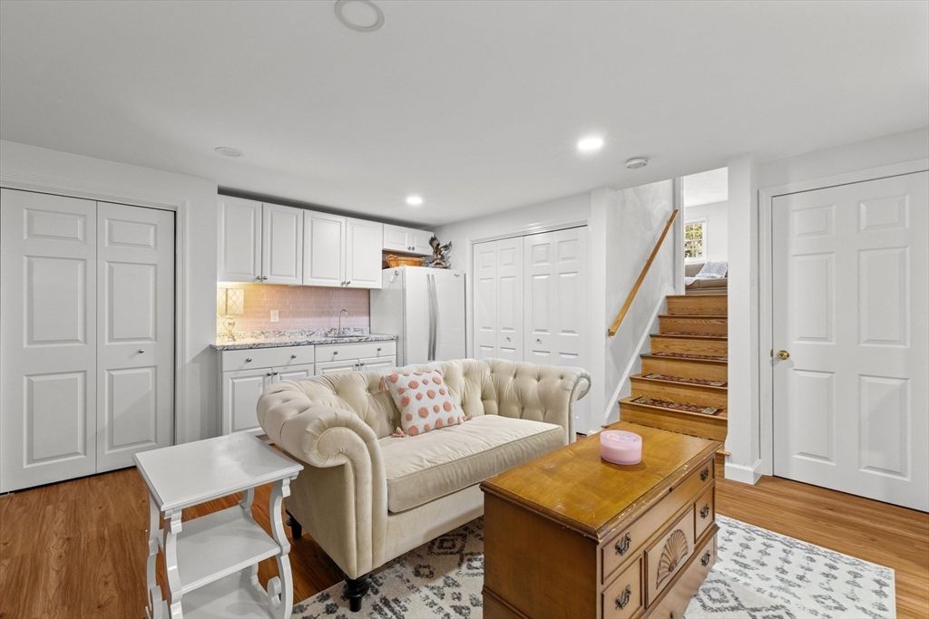 Interior, Kitchen, Living room, Recessed Lighting, Wood Texture Flooring