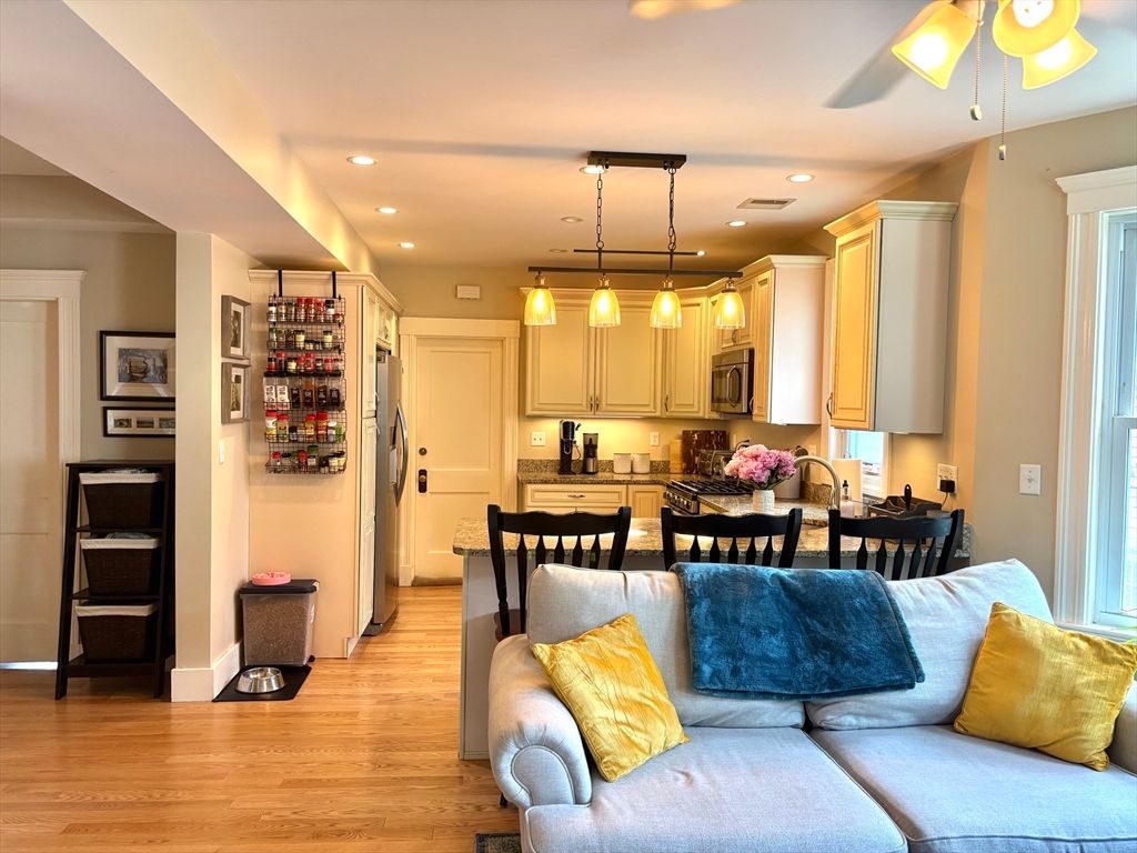 Dining room, Interior, Kitchen, Living room, Pendant Lights, Recessed Lighting, Wood Texture Flooring