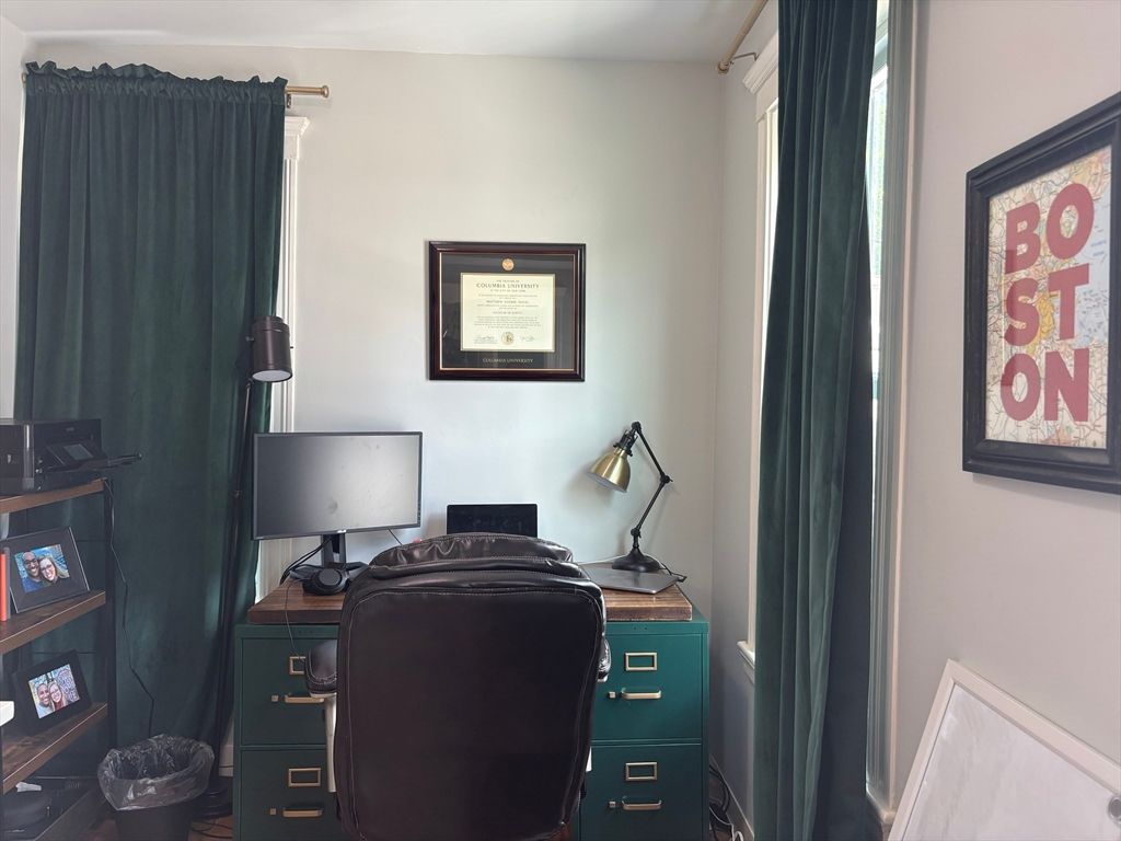 Home Office, Interior