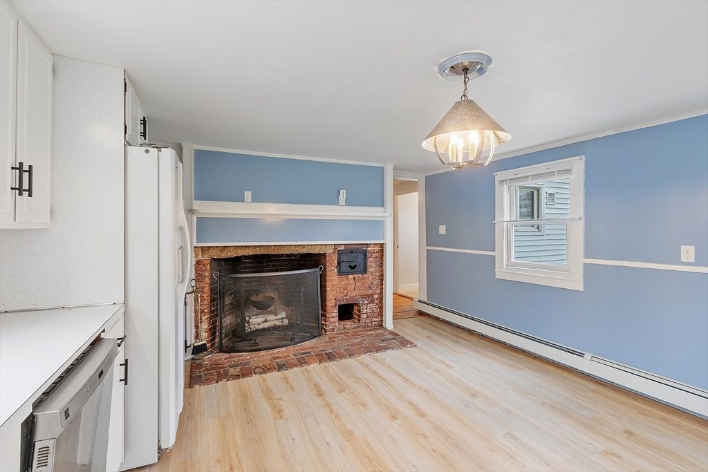 Fireplace, Interior, Pendant Lights, Wood Texture Flooring