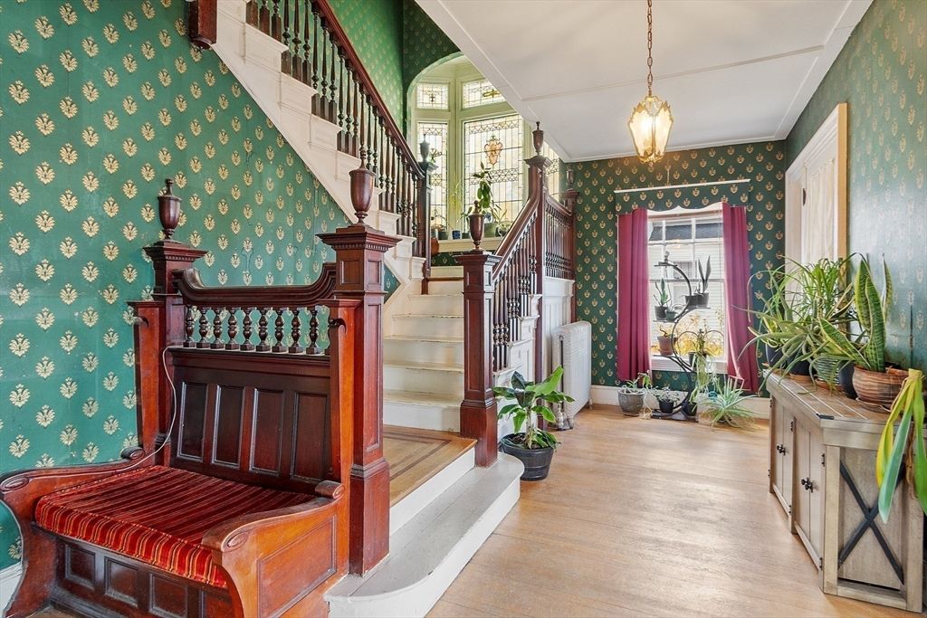 Interior, Pendant Lights, Wood Texture Flooring