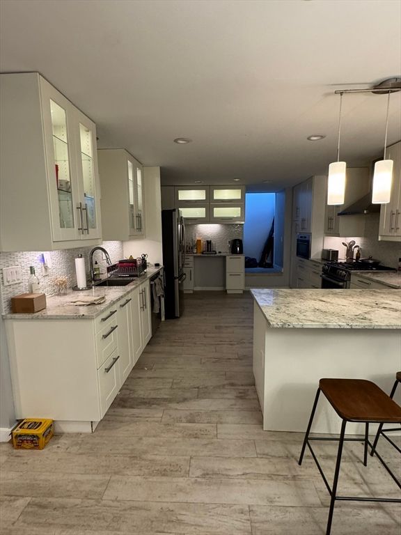 Interior, Kitchen, Pendant Lights, Recessed Lighting, Wood Texture Flooring