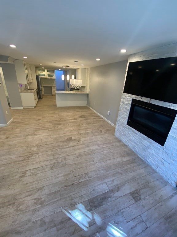 Fireplace, Interior, Kitchen, Pendant Lights, Recessed Lighting, Wood Texture Flooring