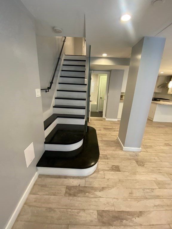 Interior, Recessed Lighting, Wood Texture Flooring