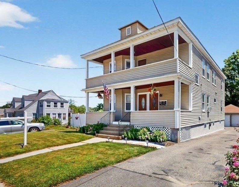 Exterior, Facade, American Foursquare