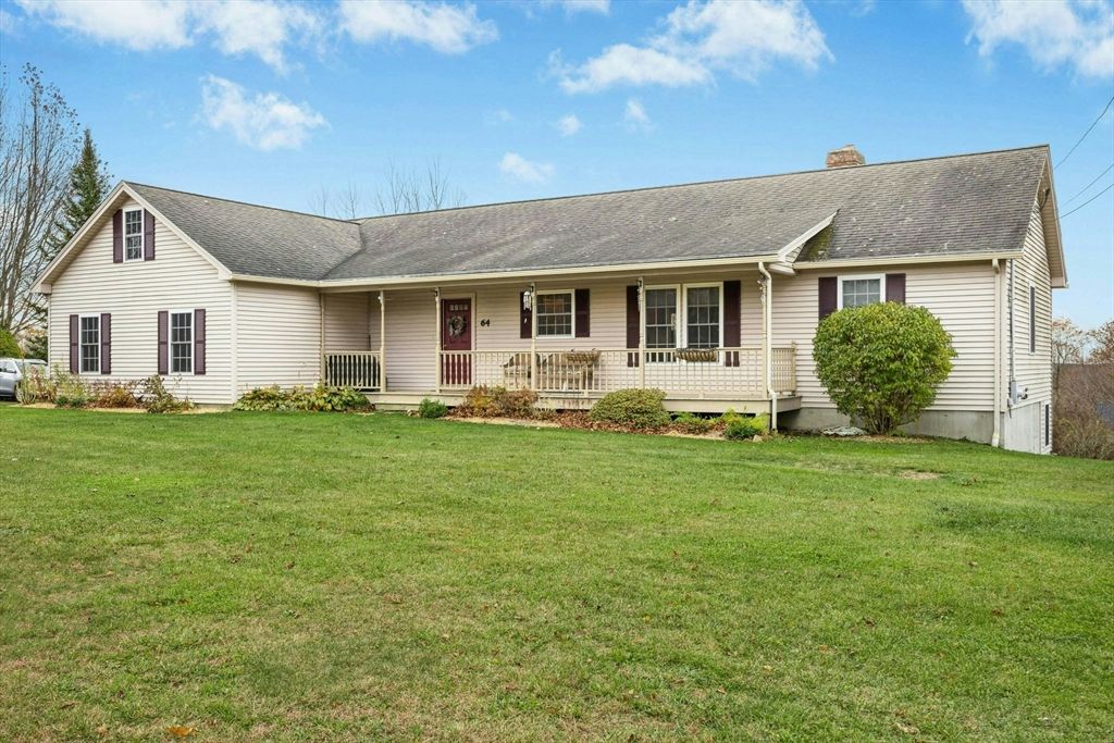 Backyard, Exterior, Facade, Cape Cod