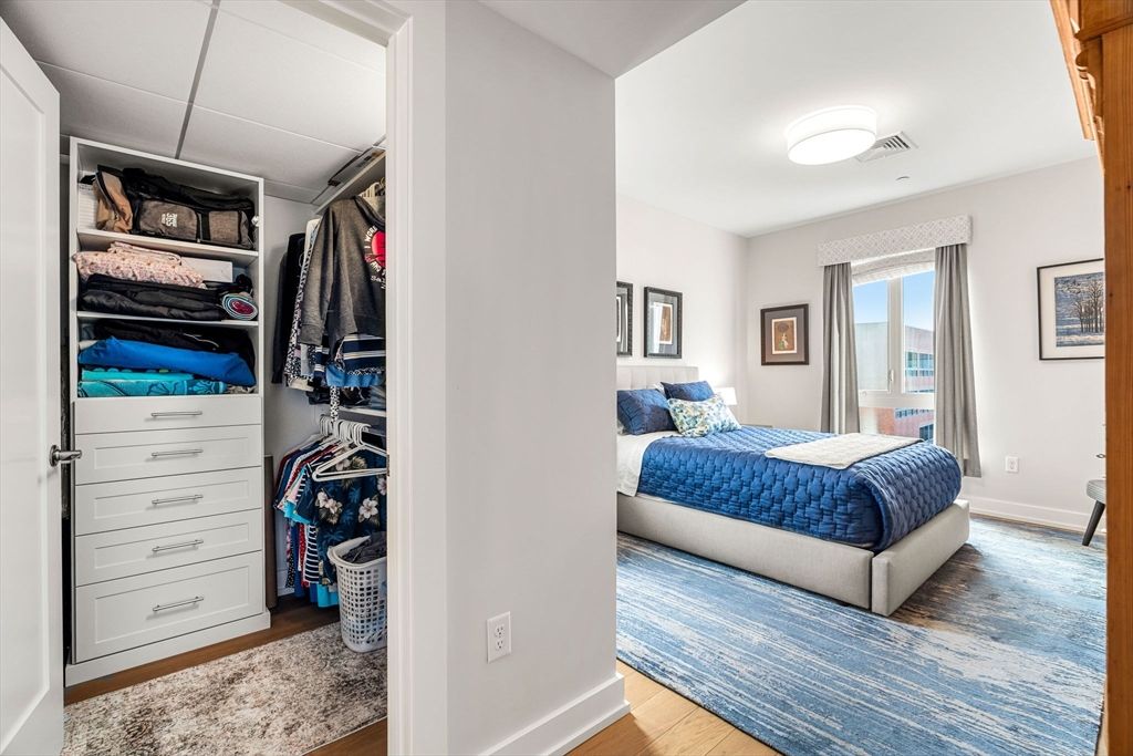 Bedroom, Interior, Walk-in Closets, Wood Texture Flooring