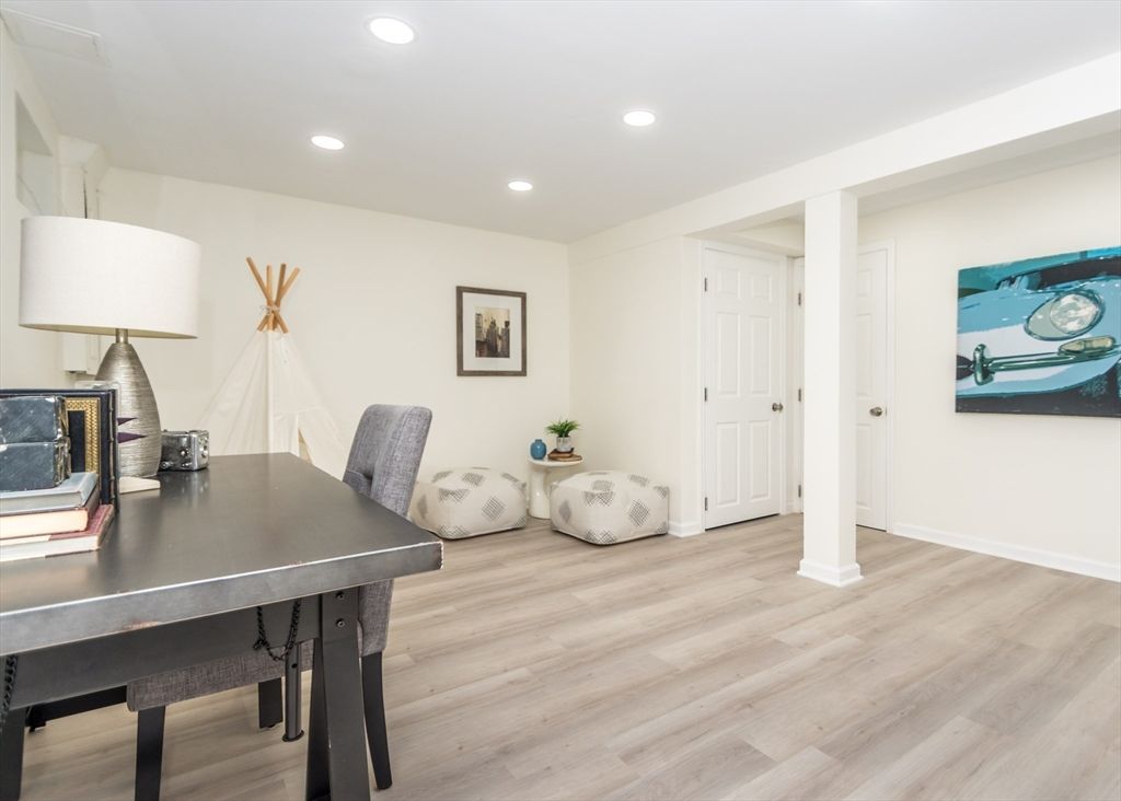 Home Office, Interior, Recessed Lighting, Wood Texture Flooring