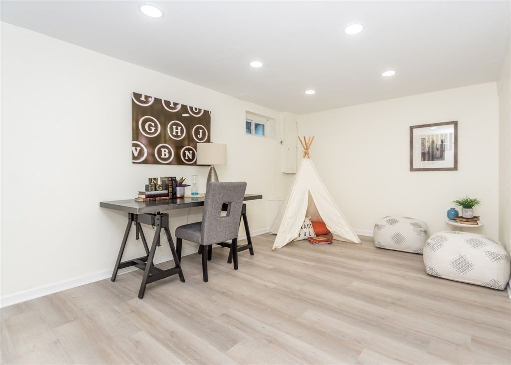 Home Office, Interior, Recessed Lighting, Wood Texture Flooring