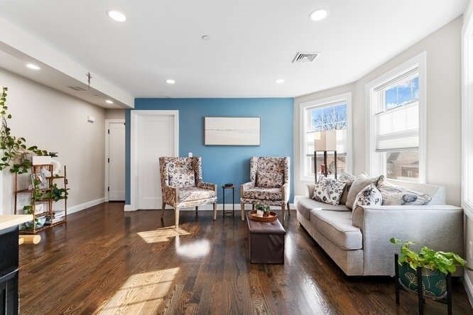 Interior, Living room, Recessed Lighting, Wood Texture Flooring